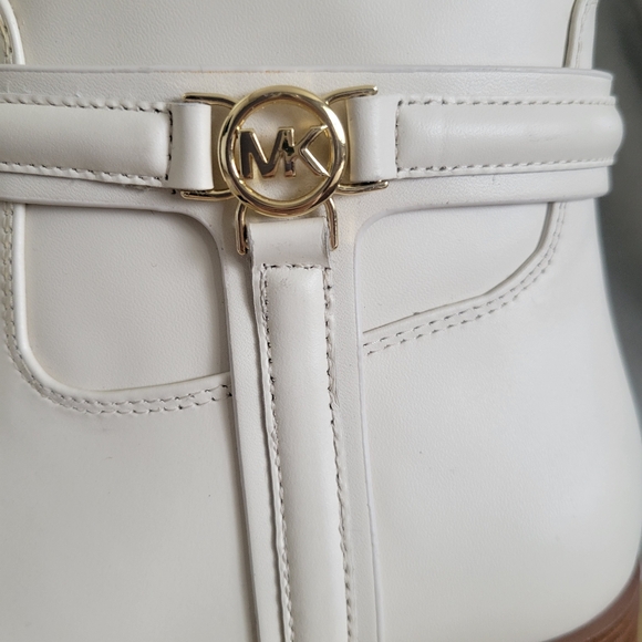 Michael Kors Mindy Ankle Bootie Cream Sz 8.5 New In Box - Picture 9 of 13